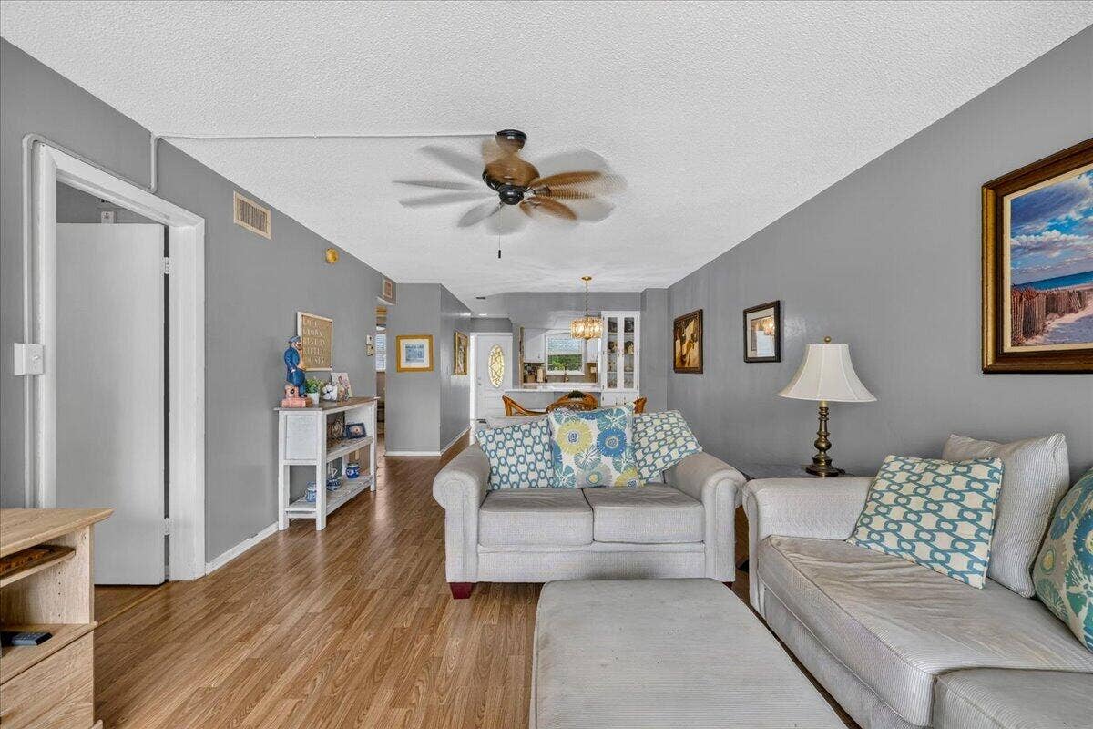 333 NE 19TH Avenue, #203, Deerfield Beach, FL 33441 13-8I8A0031