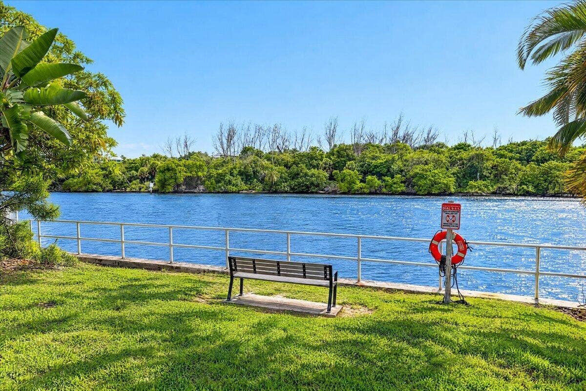 333 NE 19TH Avenue, #203, Deerfield Beach, FL 33441 25-8I8A9965_batchlook