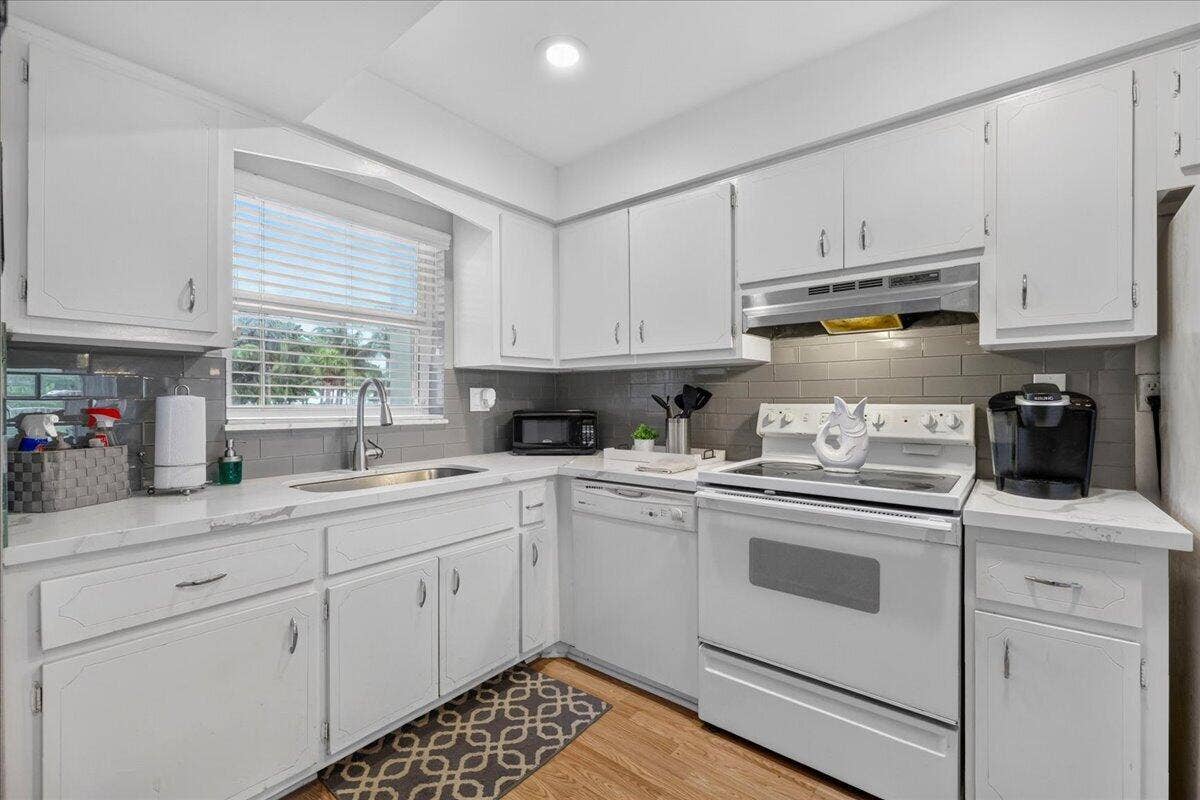 333 NE 19TH Avenue, #203, Deerfield Beach, FL 33441 06-8I8A0001