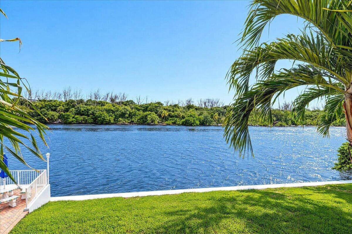 333 NE 19TH Avenue, #203, Deerfield Beach, FL 33441 23-8I8A0086_batchlook
