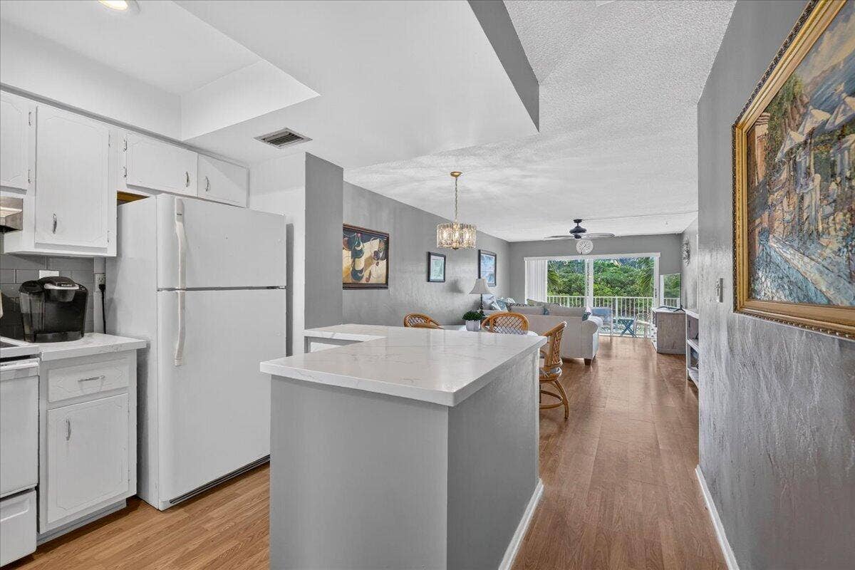 333 NE 19TH Avenue, #203, Deerfield Beach, FL 33441 03-8I8A9975