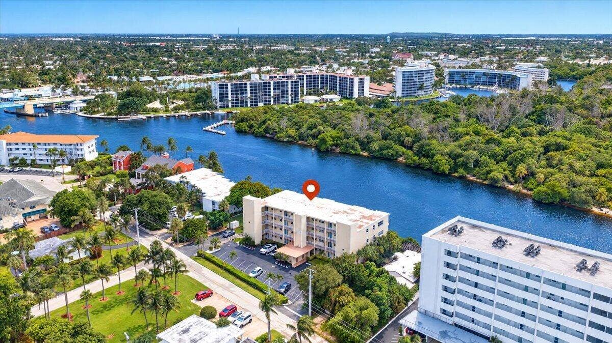 333 NE 19TH Avenue, #203, Deerfield Beach, FL 33441 28-DJI_20261008032511_0775_D_batchlook
