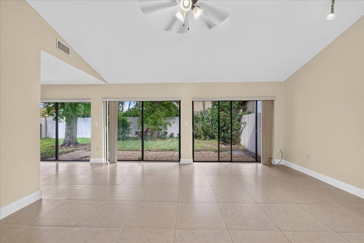 572 SW 28TH Avenue, Delray Beach, Delray Beach, FL 33445 06-002_8I8A0357
