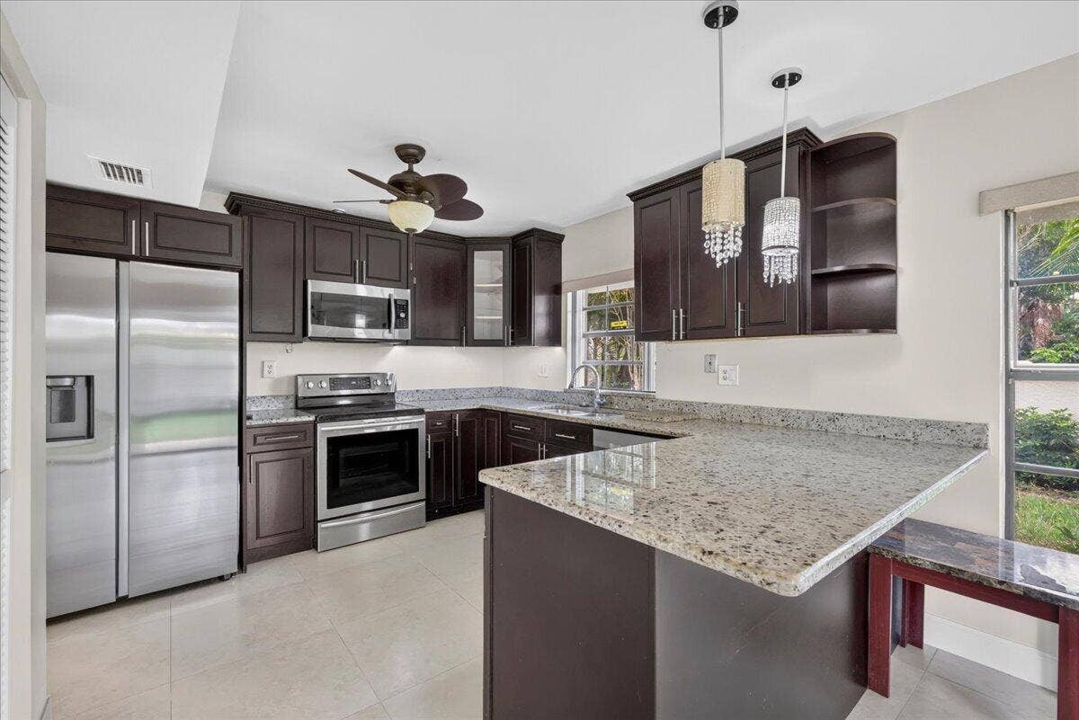 572 SW 28TH Avenue, Delray Beach, Delray Beach, FL 33445 10-007_8I8A0384