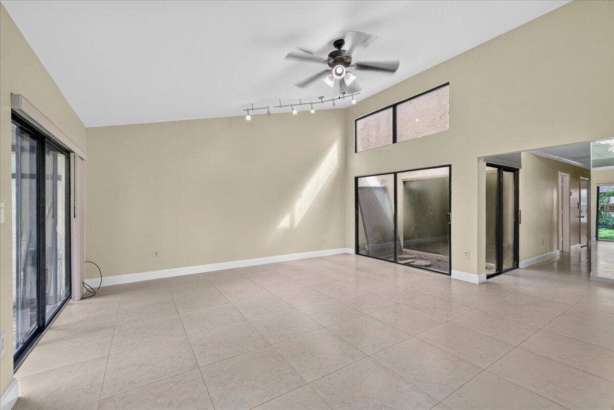 572 SW 28TH Avenue, Delray Beach, Delray Beach, FL 33445 07-004_8I8A0367