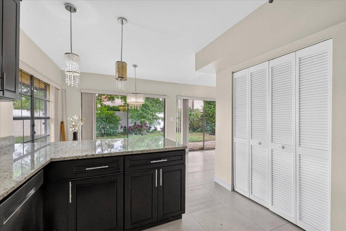 572 SW 28TH Avenue, Delray Beach, Delray Beach, FL 33445 12-009_8I8A0393