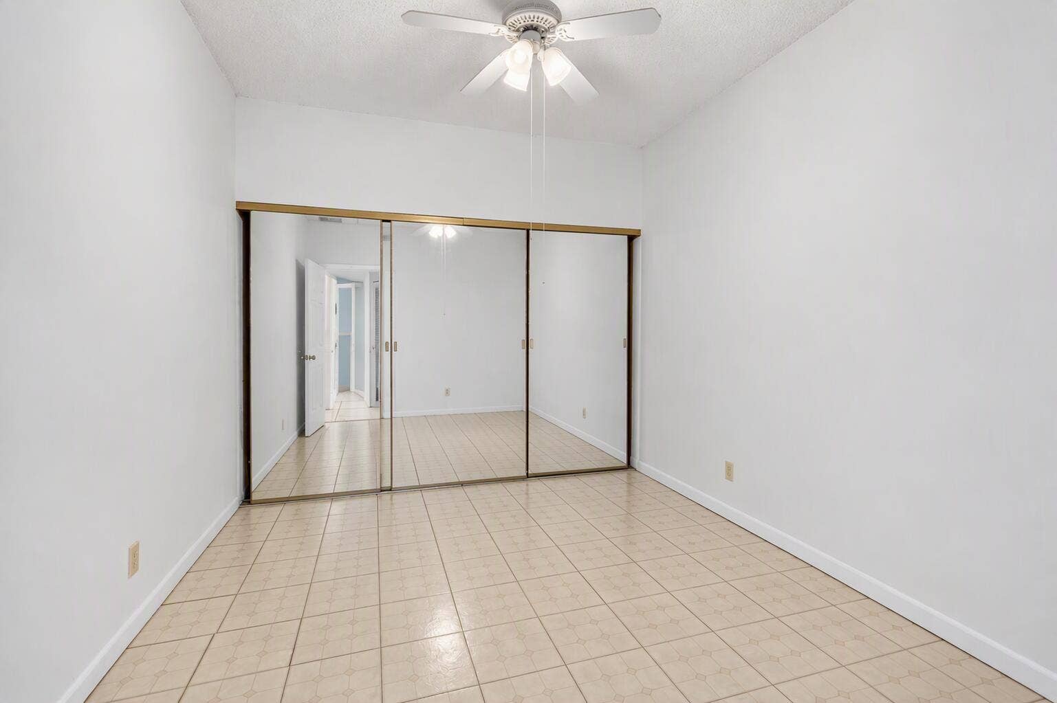 Bedroom 3/ Flexroom/ Converted Garage