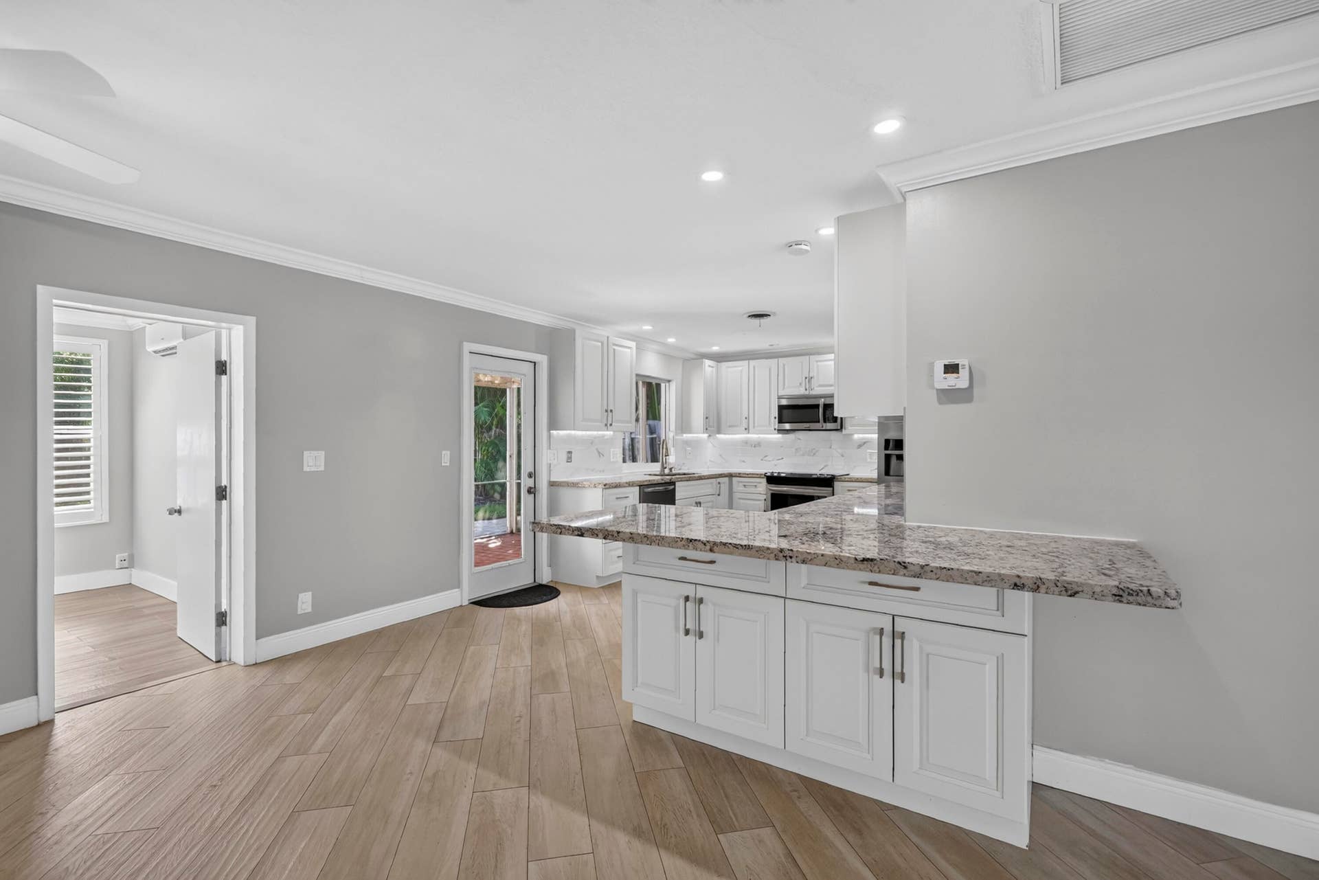 300 SE 11TH Court, Deerfield Beach, Deerfield Beach, FL 33441 041_8I8A0872