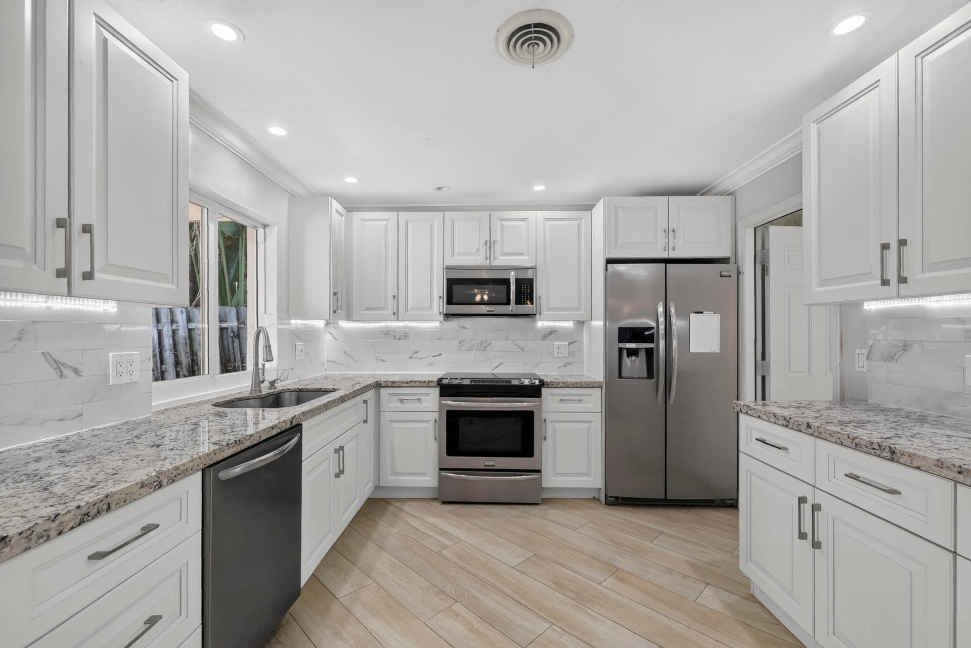 300 SE 11TH Court, Deerfield Beach, Deerfield Beach, FL 33441 044_8I8A0882