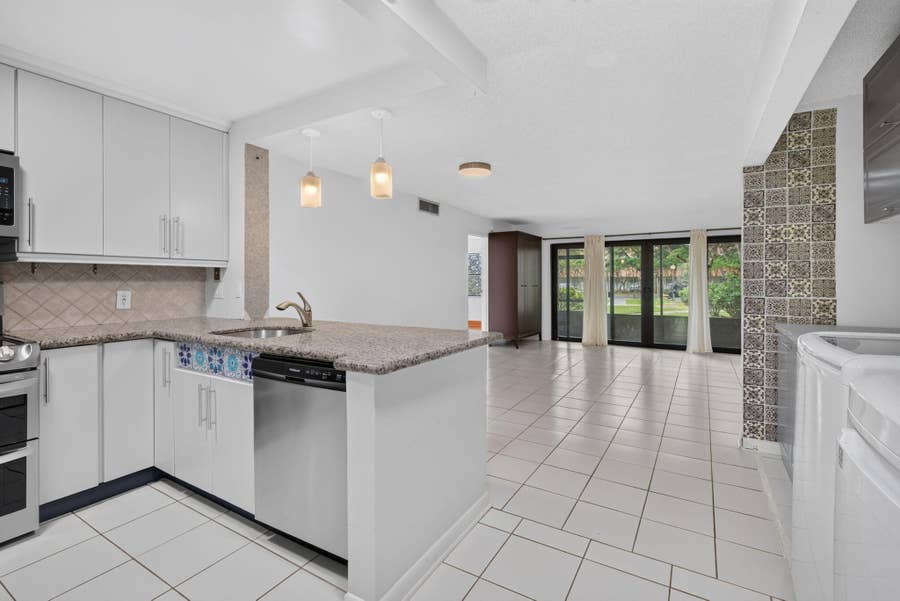 Property photo for 301 N Pine Island Road, #162, Plantation, FL