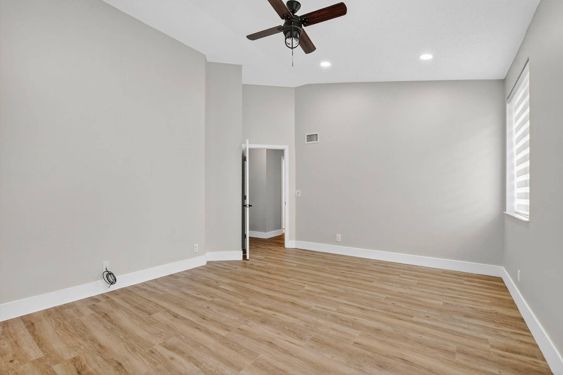 851 NW 42nd Place, Deerfield Beach, FL 33064 22-web-or-mls-054_DSC_0447