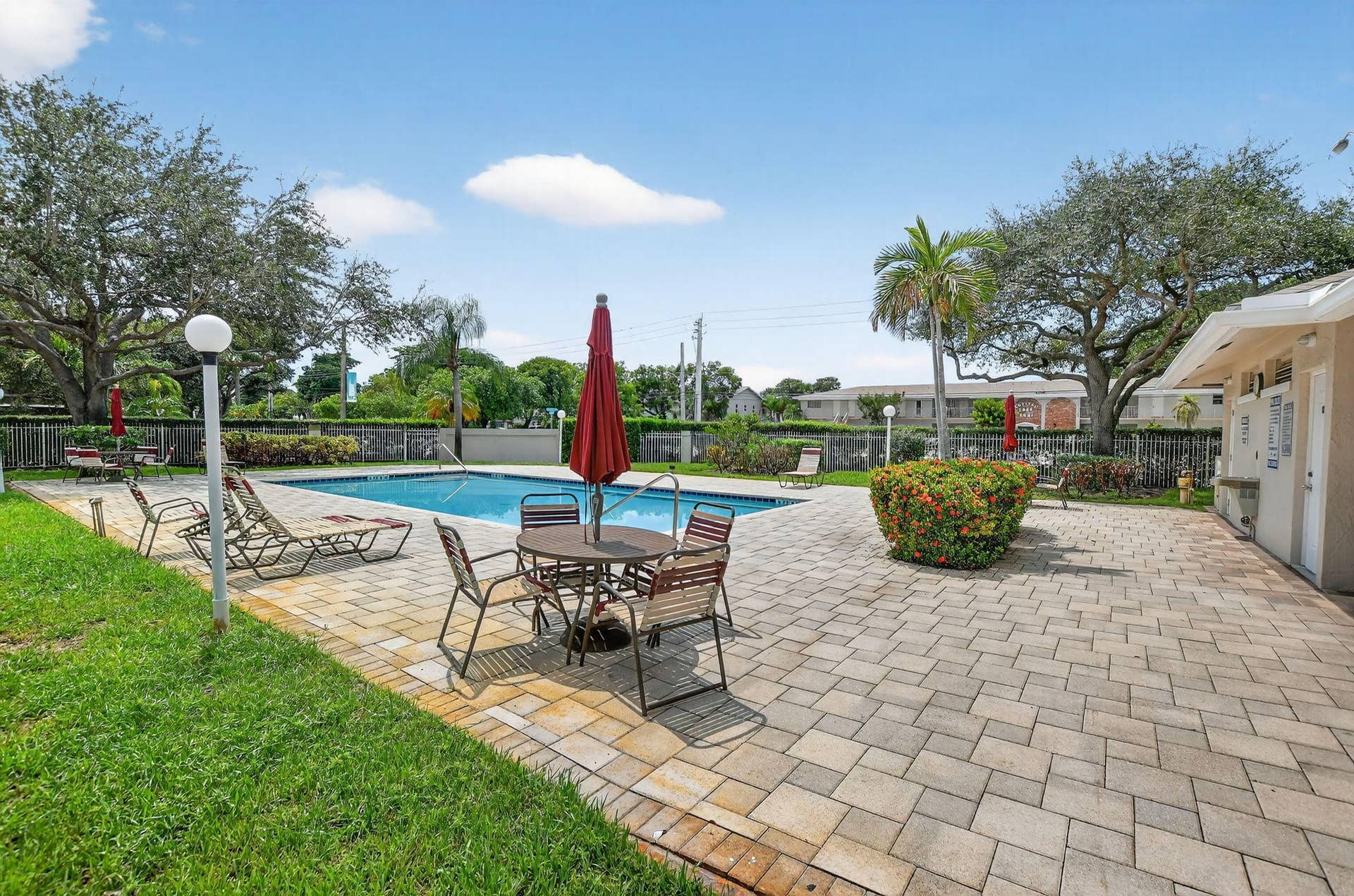 851 NW 42nd Place, Deerfield Beach, FL 33064 31-web-or-mls-028_DSC_0316