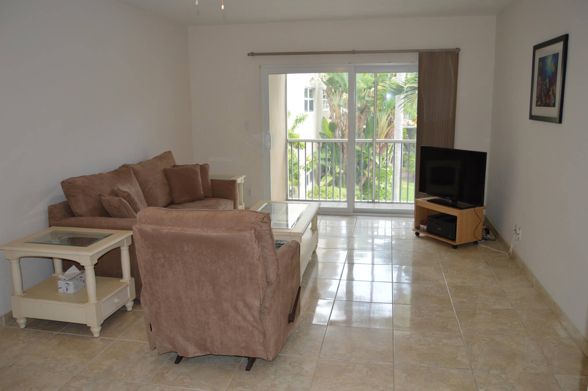 1500 SE 15TH Street, #219, Fort Lauderdale, FL 33316 Living Area View from Entry and Dining