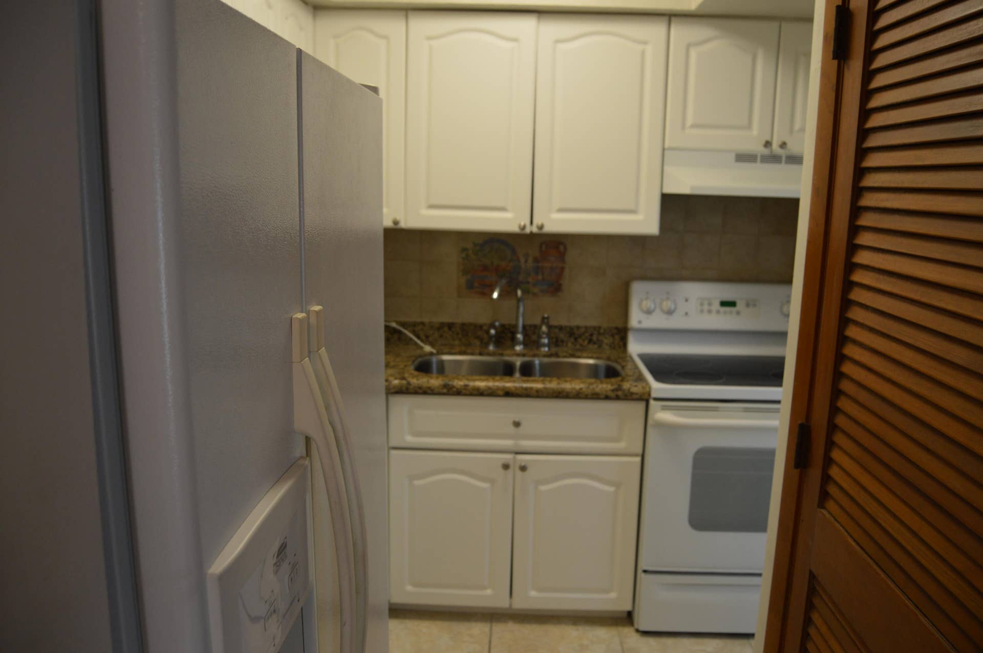 1500 SE 15TH Street, #219, Fort Lauderdale, FL 33316 In To The Kitchen
