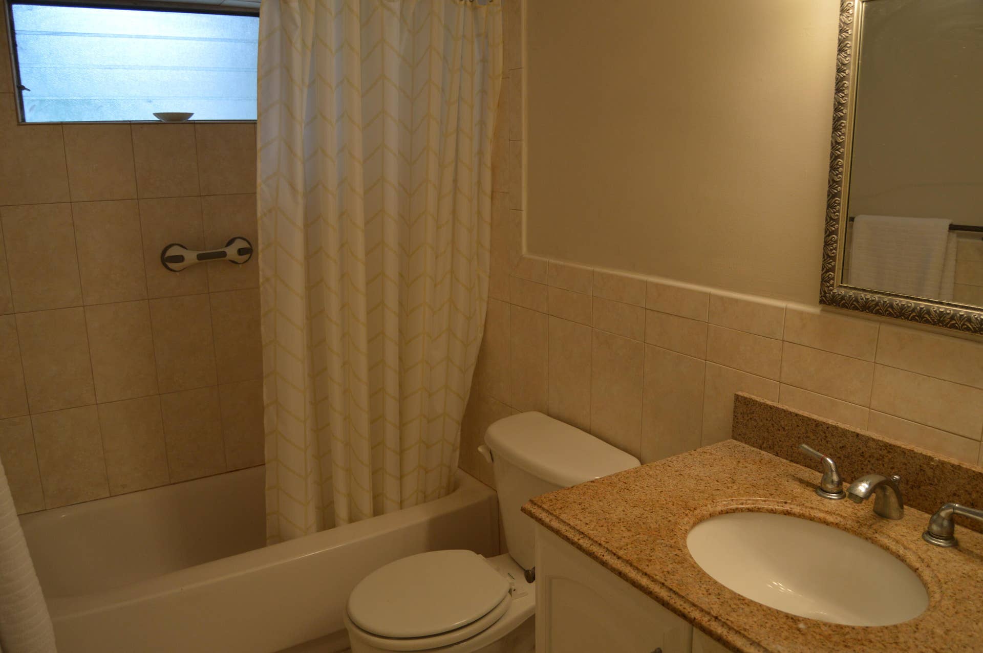 1500 SE 15TH Street, #219, Fort Lauderdale, FL 33316 Tub-Shower and Single Vanity