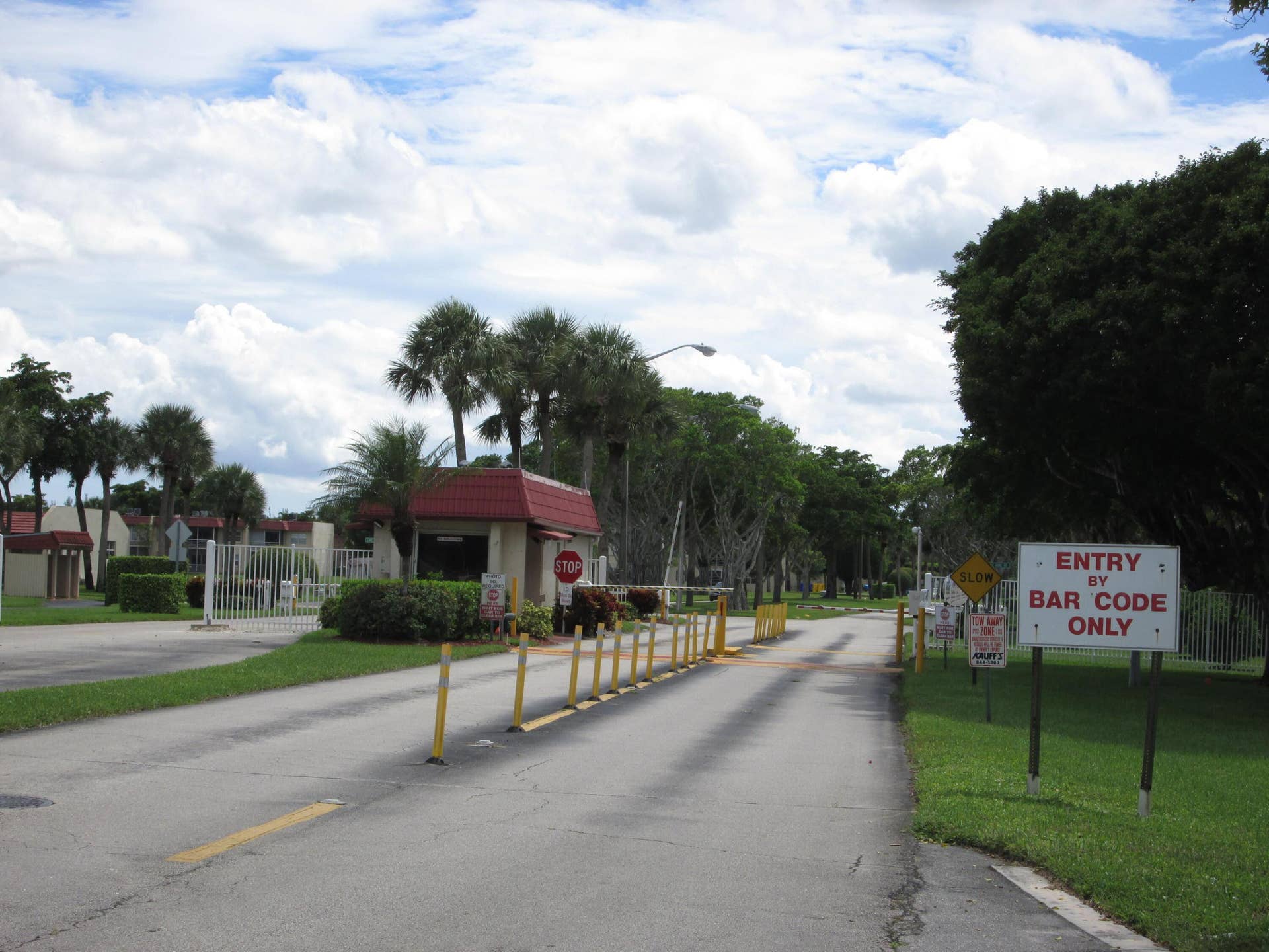 194 LAKE SUSAN Lane, West Palm Beach, West Palm Beach, FL 33411 24/7 Guard Gated