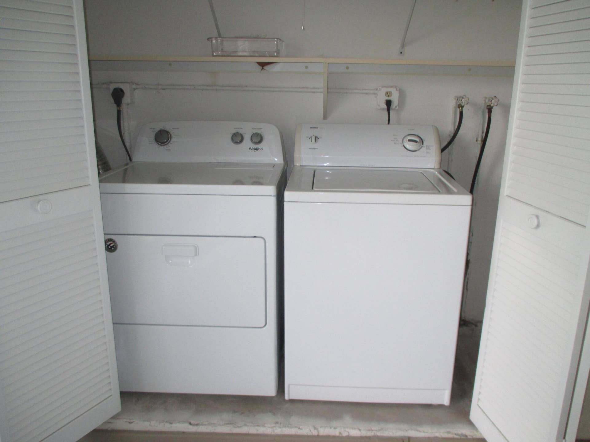 194 LAKE SUSAN Lane, West Palm Beach, West Palm Beach, FL 33411 Washer/dryer