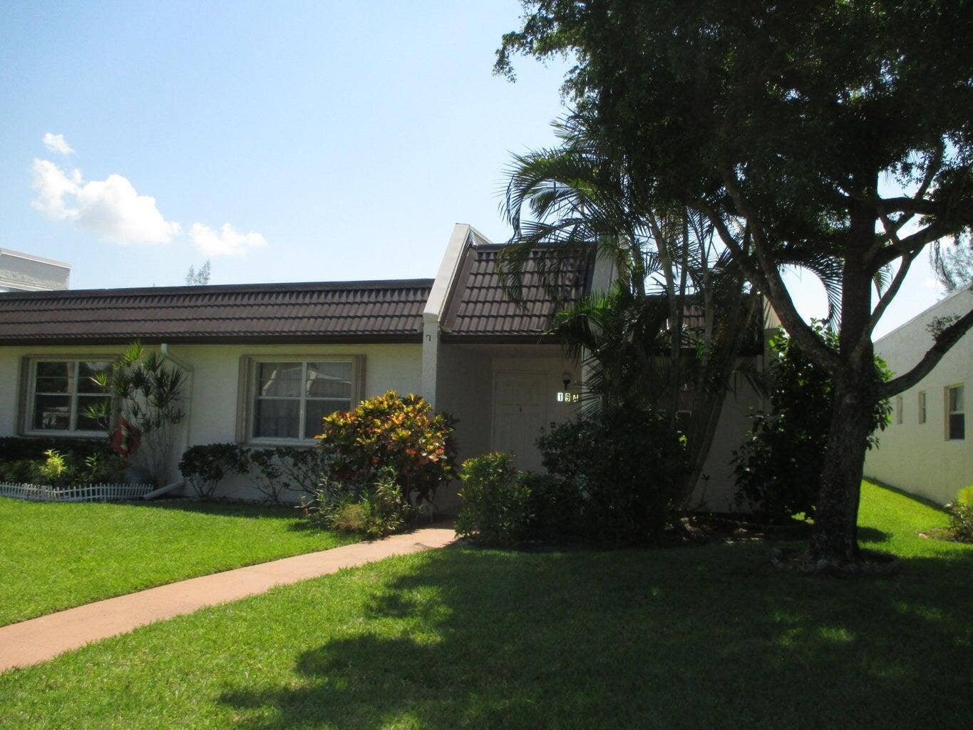 194 LAKE SUSAN Lane, West Palm Beach, West Palm Beach, FL 33411 Front View