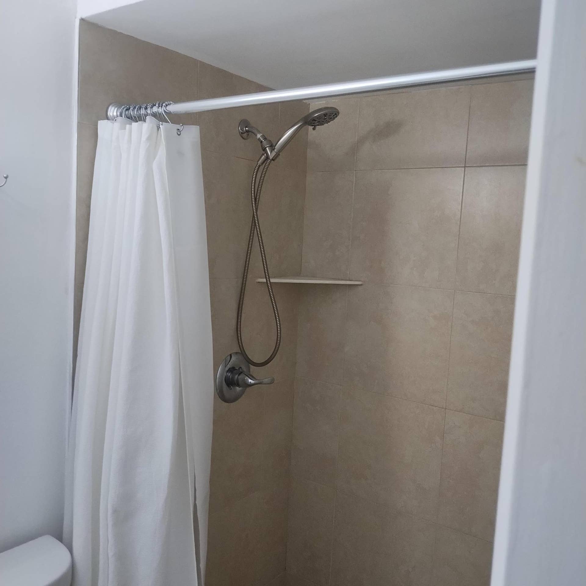 2700 Banyan Road, #c 3, Boca Raton, FL 33432 guest shower