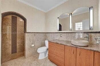 1200 HOLLYWOOD Boulevard, Hollywood, FL 33019 9