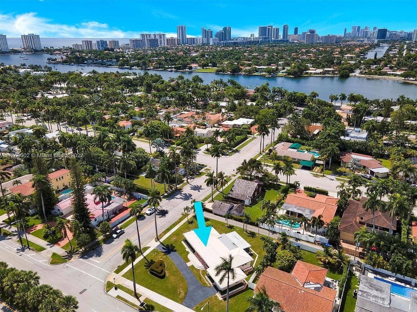 1200 HOLLYWOOD Boulevard, Hollywood, FL 33019 1