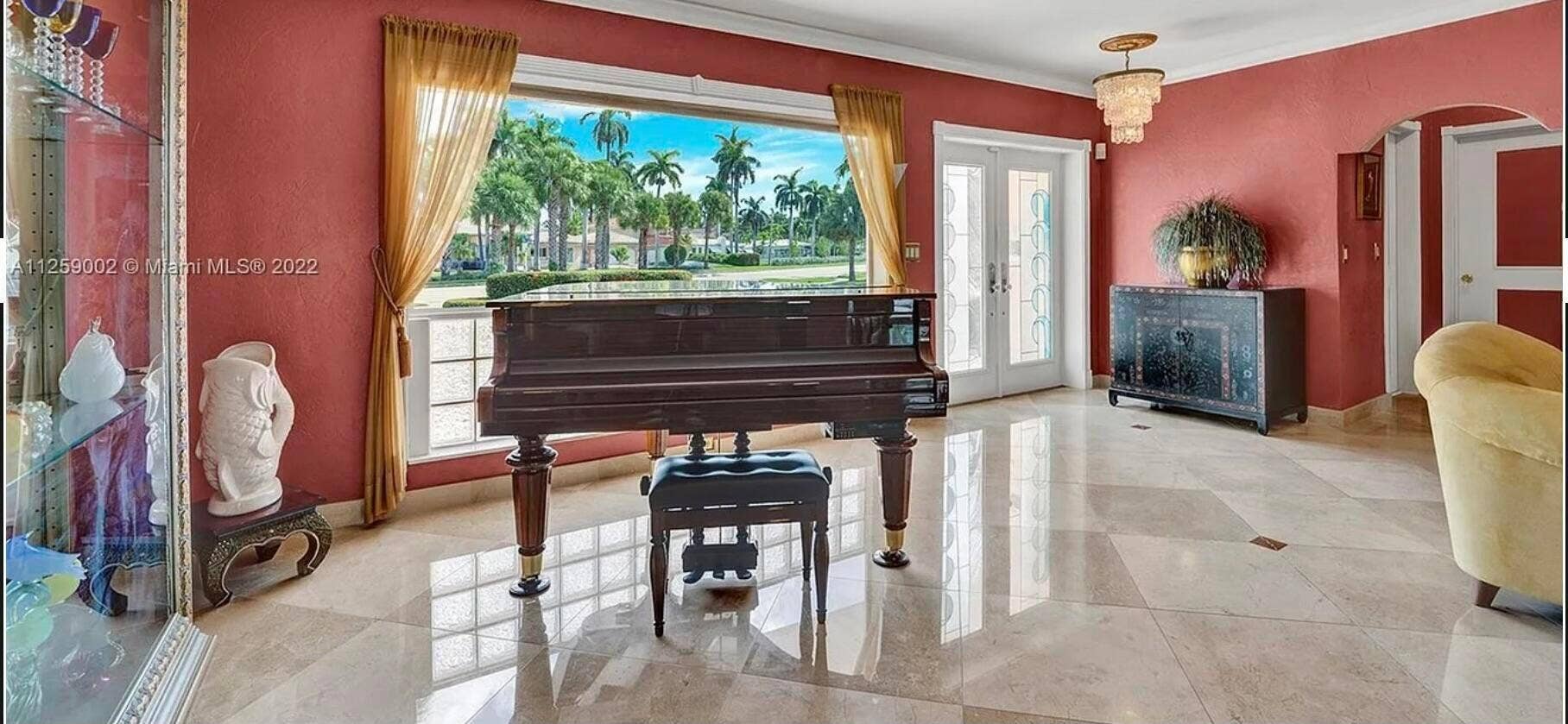 1200 HOLLYWOOD Boulevard, Hollywood, FL 33019 3