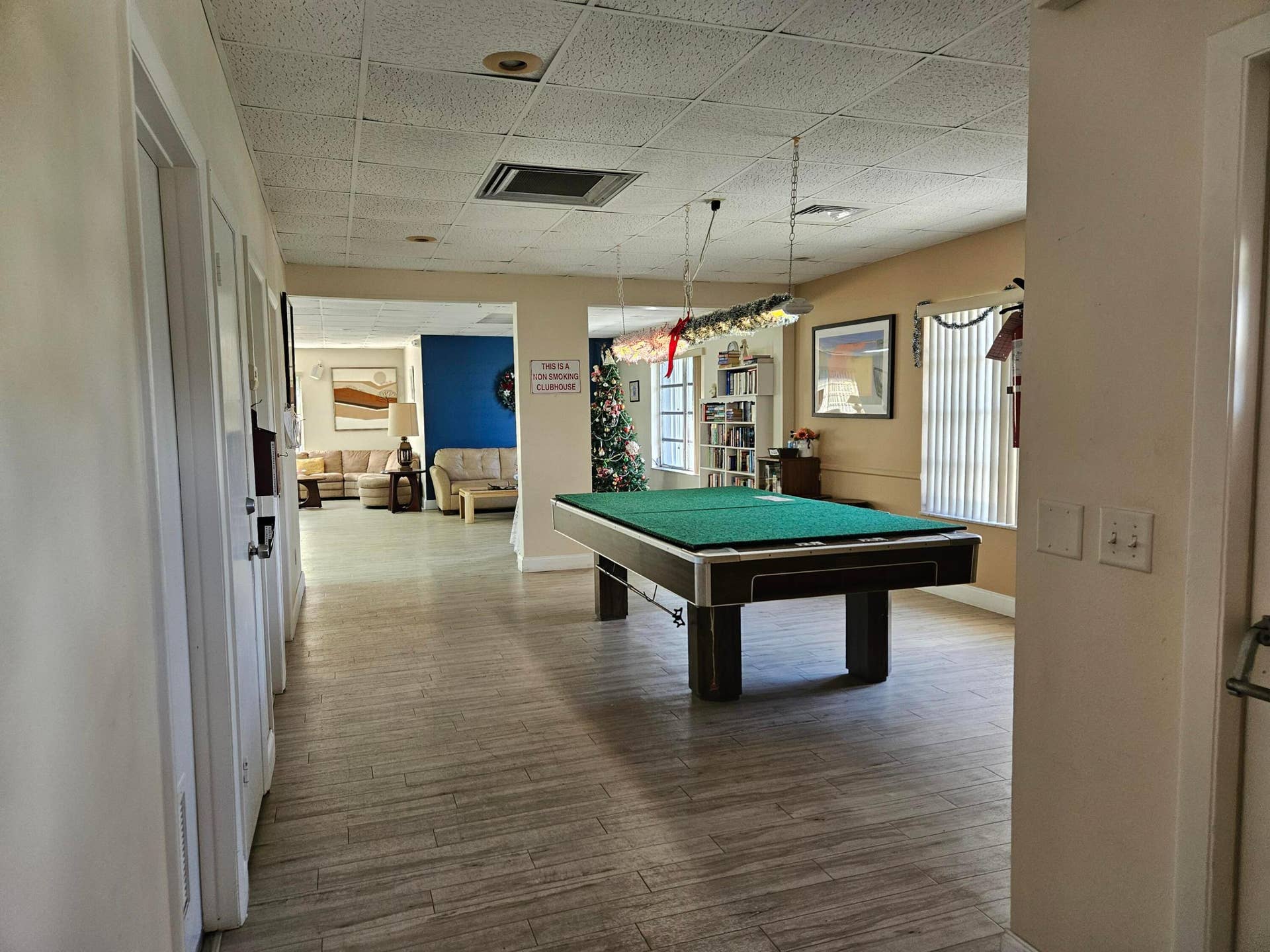 2886 Fernley Drive E, #1, West Palm Beach, FL 33415 Pool table