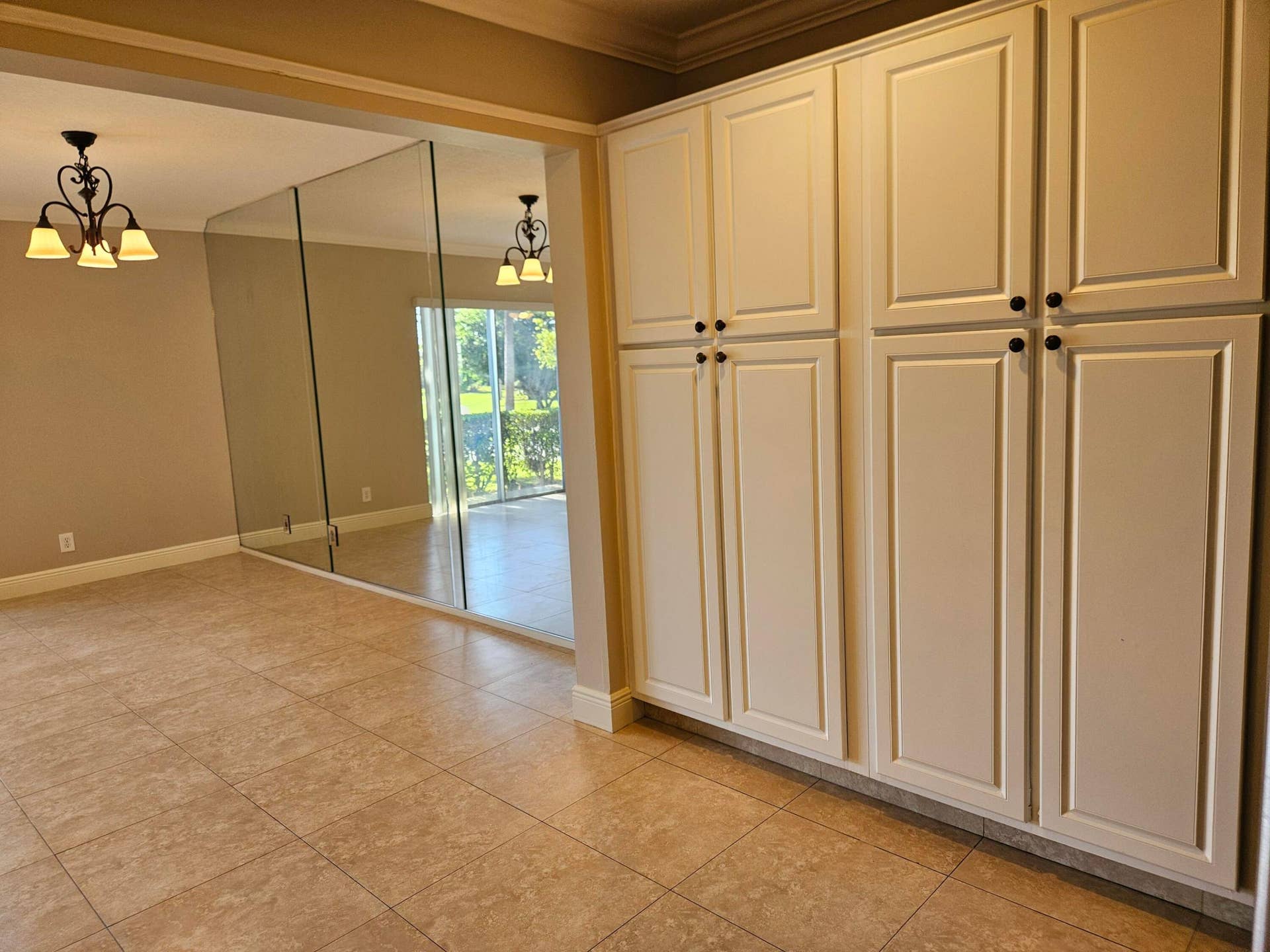 2886 Fernley Drive E, #1, West Palm Beach, FL 33415 Kitchen Storage
