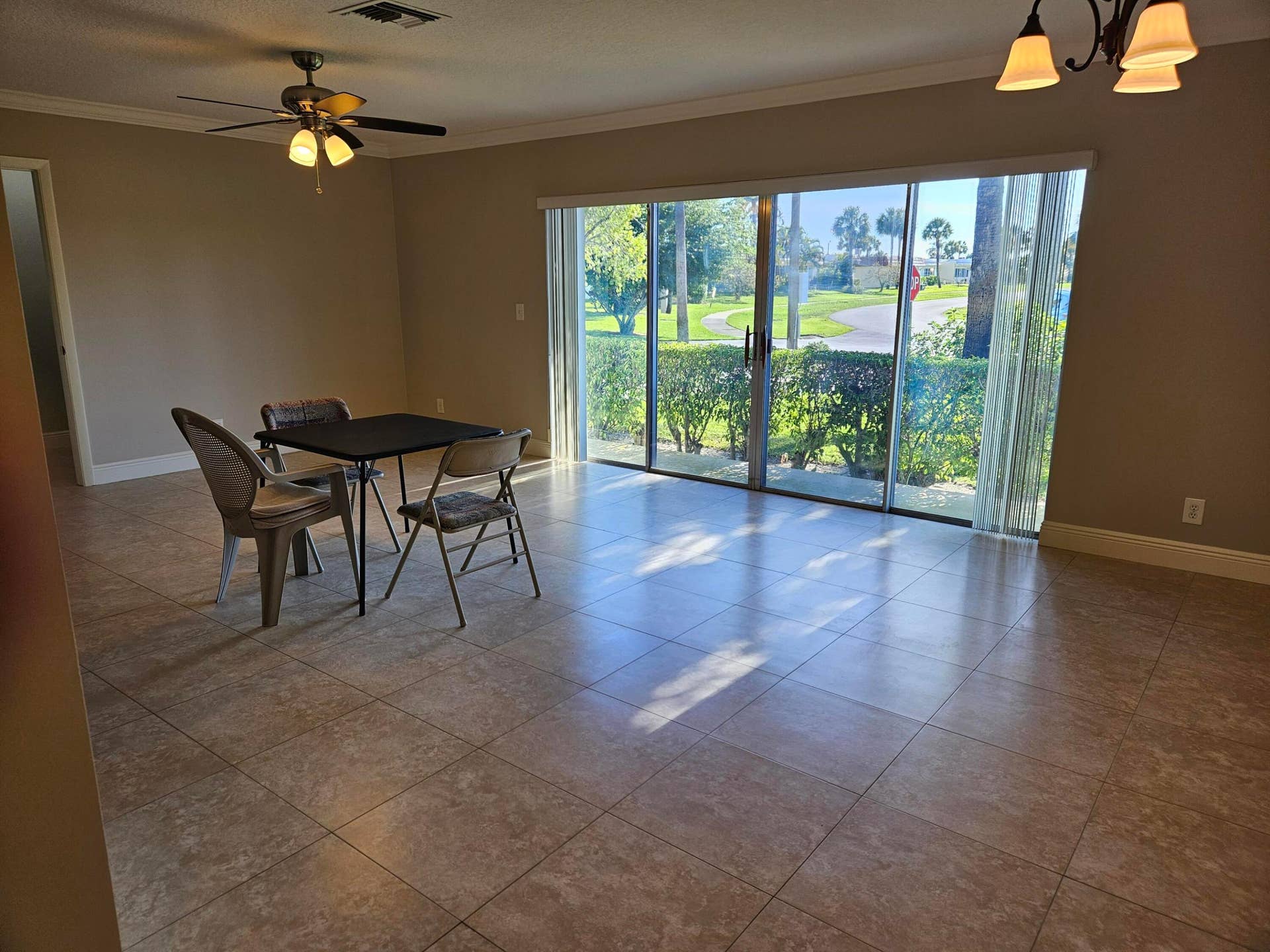 2886 Fernley Drive E, #1, West Palm Beach, FL 33415 Family room