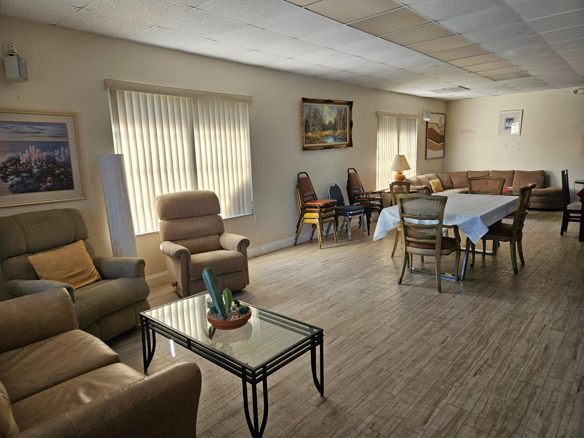 2886 Fernley Drive E, #1, West Palm Beach, FL 33415 Clubhouse room