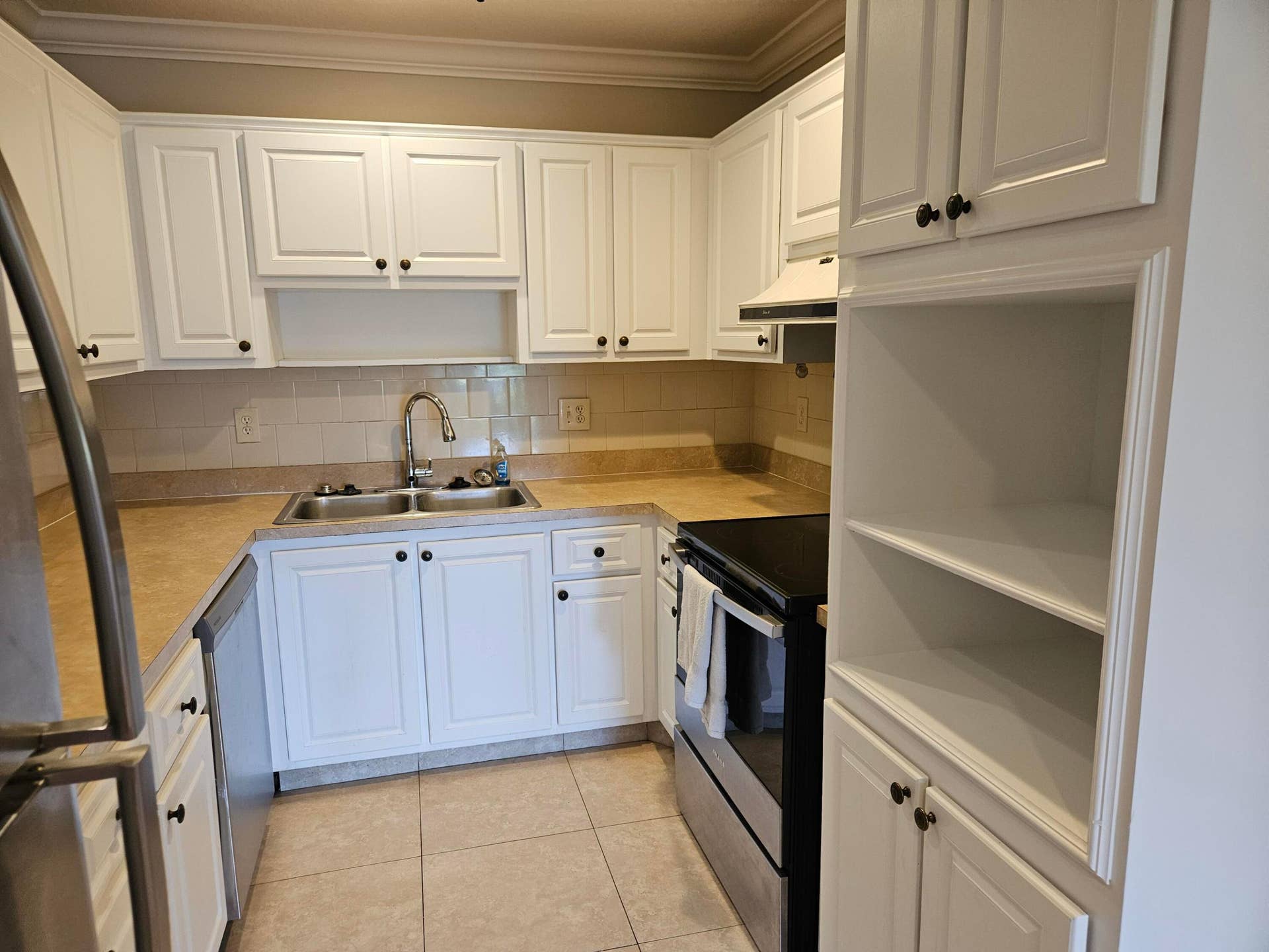 2886 Fernley Drive E, #1, West Palm Beach, FL 33415 Kitchen