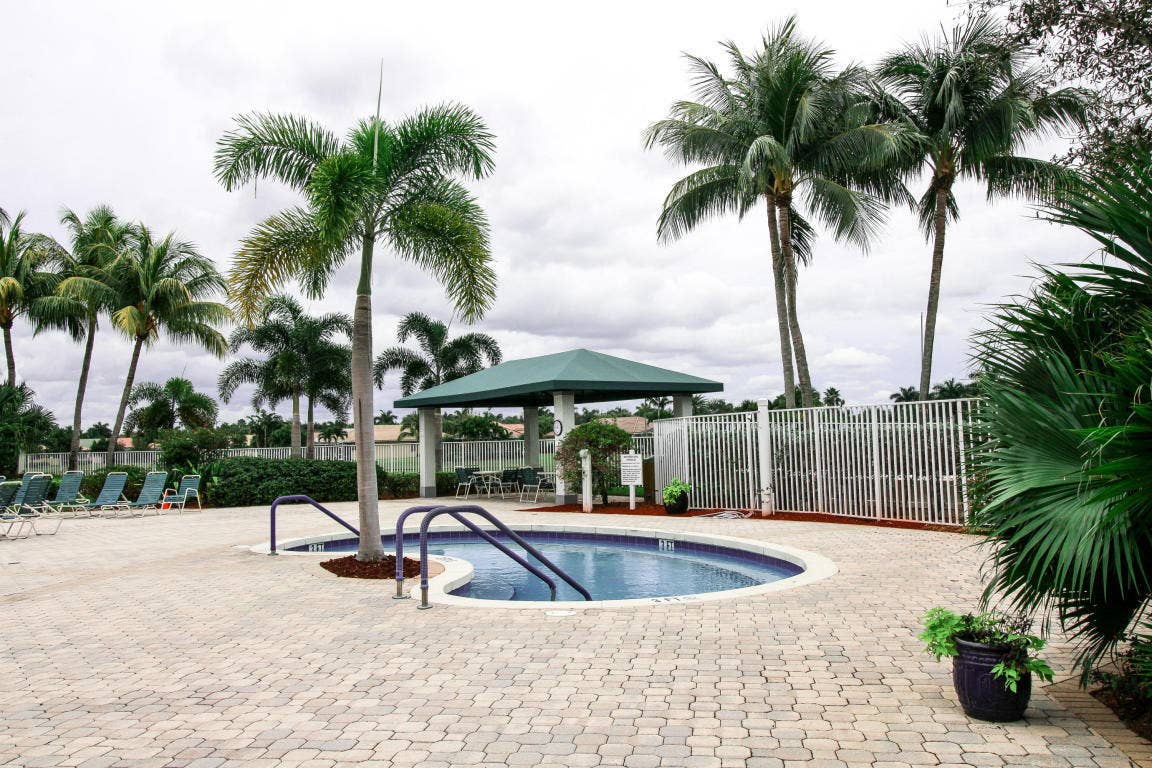 9542 Lantern Bay Circle, West Palm Beach, FL 33411 Little pool 2