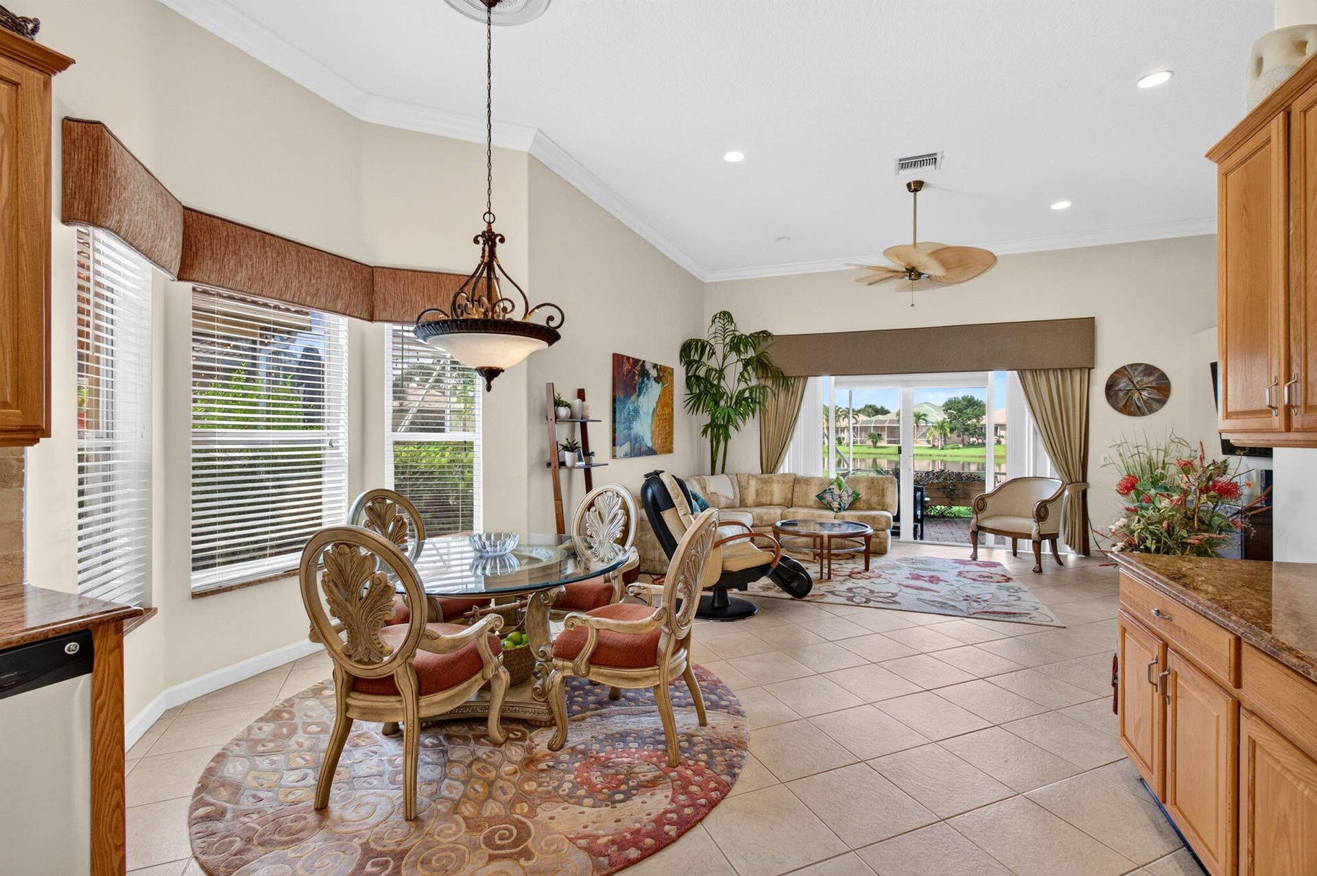 9542 Lantern Bay Circle, West Palm Beach, FL 33411 Cafe Area