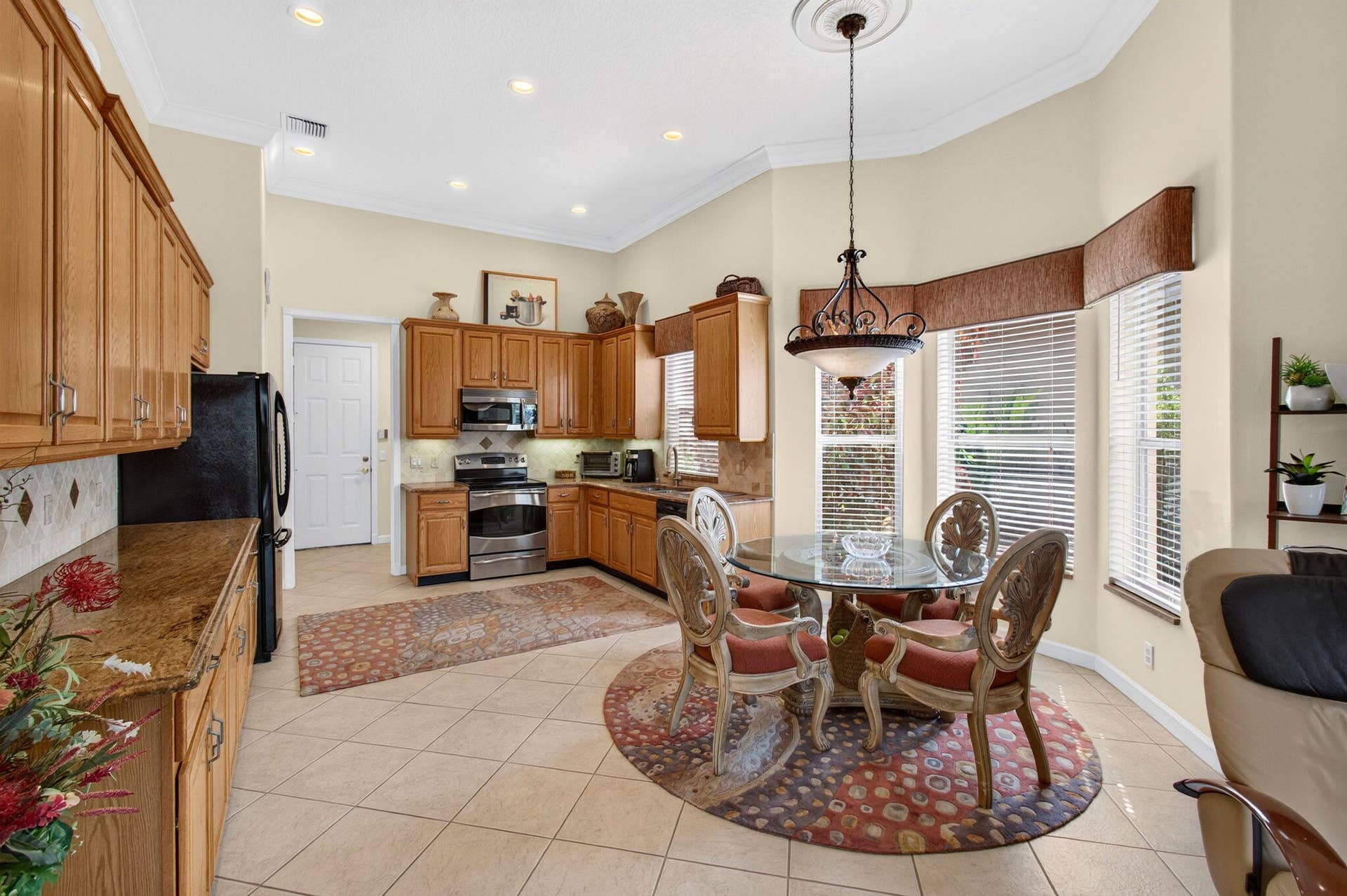 9542 Lantern Bay Circle, West Palm Beach, FL 33411 Kitchen w Cafe
