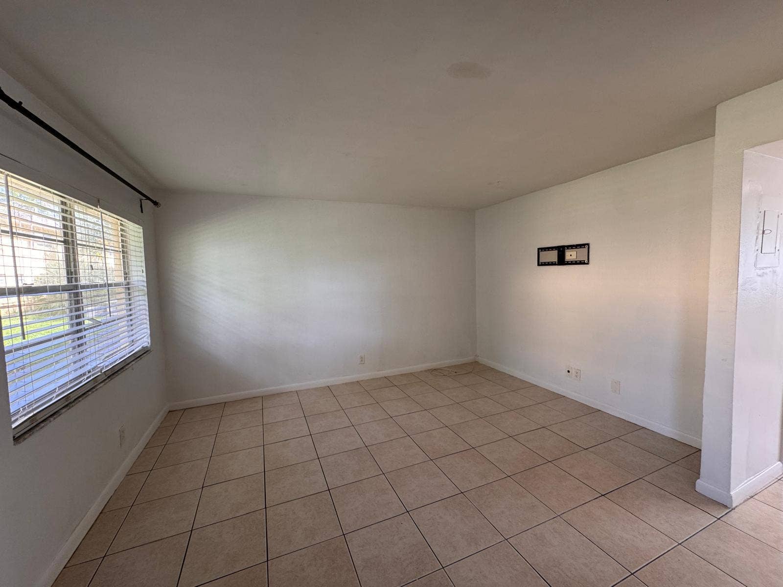 5150 NE 6TH Avenue, #114, Oakland Park, Oakland Park, FL 33334 WhatsApp Image 2026-10-10 at 2.33.05 PM