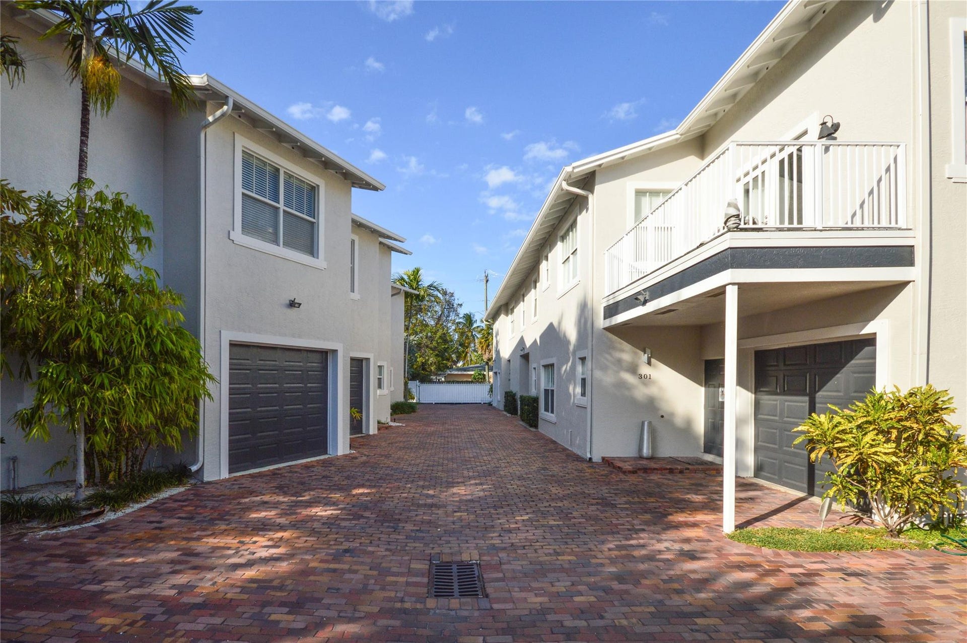 271 SE 22nd Street, Fort Lauderdale, FL 33316 Photo 1