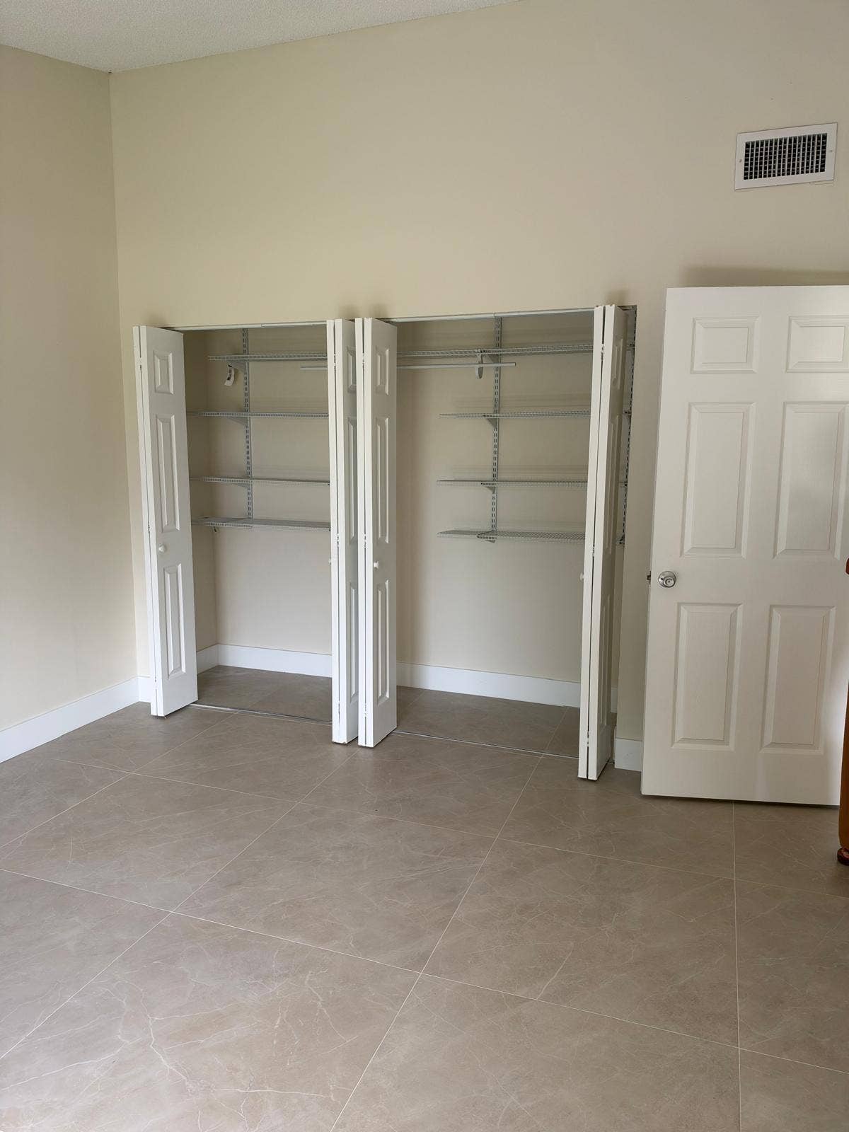 700 NOTTINGHAM Circle, #F, Greenacres, Greenacres, FL 33463 Closeth