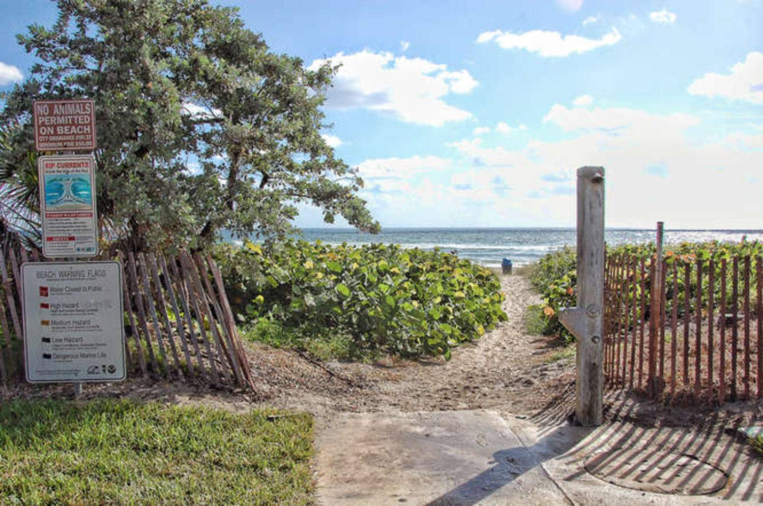 939 KOKOMO KEY Lane, Delray Beach, Delray Beach, FL 33483 Minutes to the Beach!