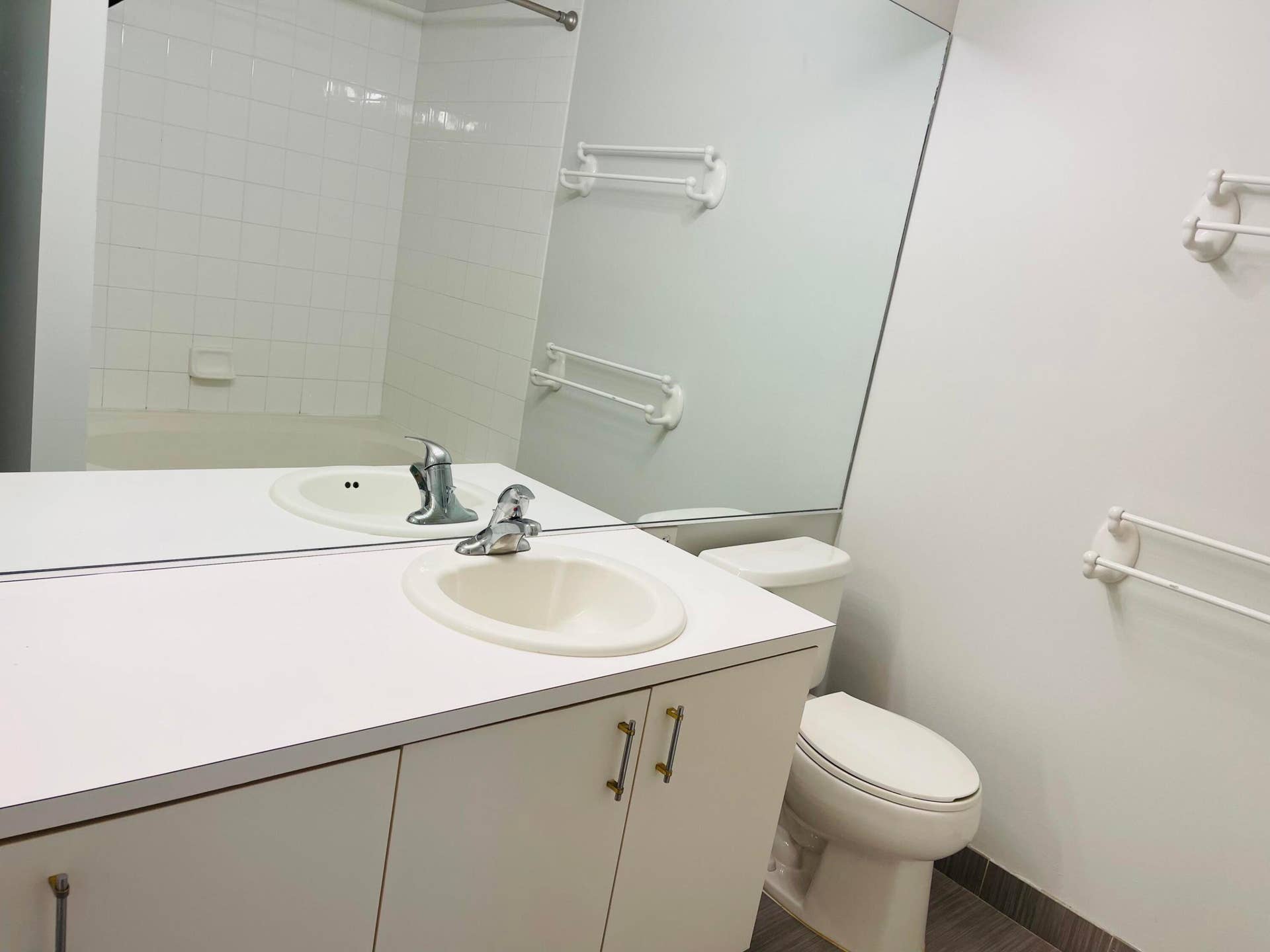 939 KOKOMO KEY Lane, Delray Beach, Delray Beach, FL 33483 Vanity