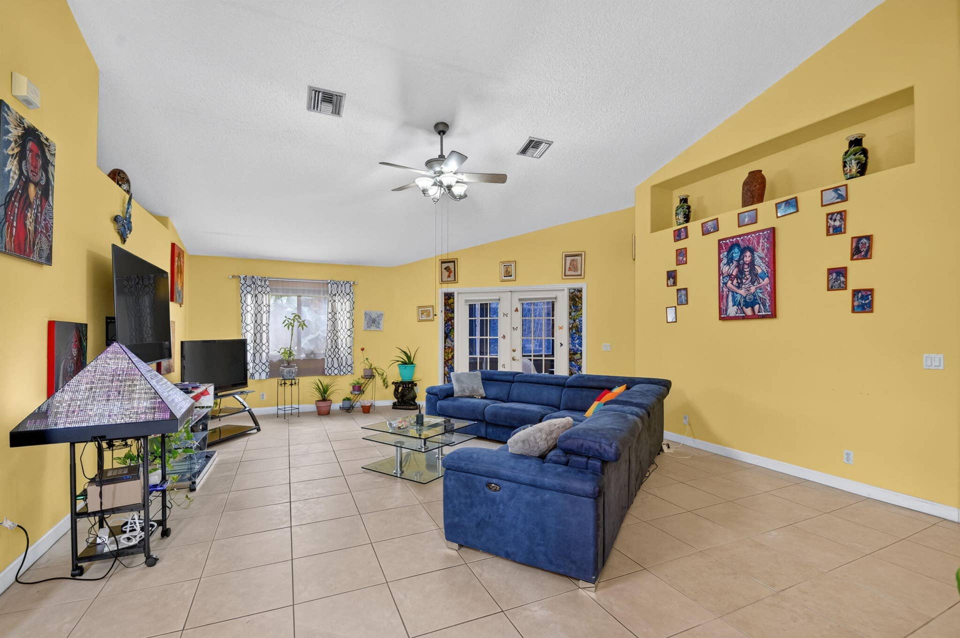 183 Island Way, Greenacres, FL 33413 Living Area