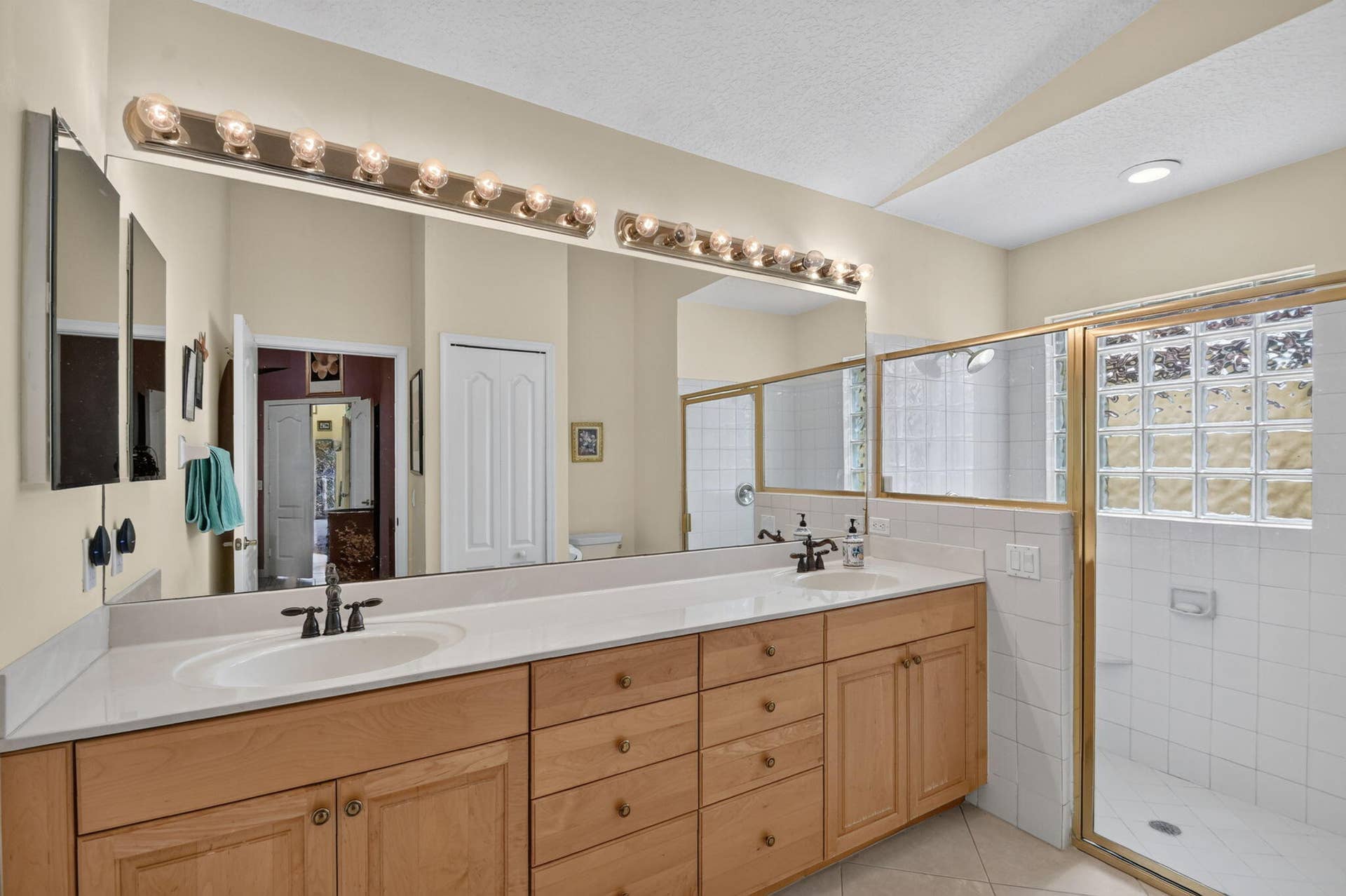 183 Island Way, Greenacres, FL 33413 Master Bathroom