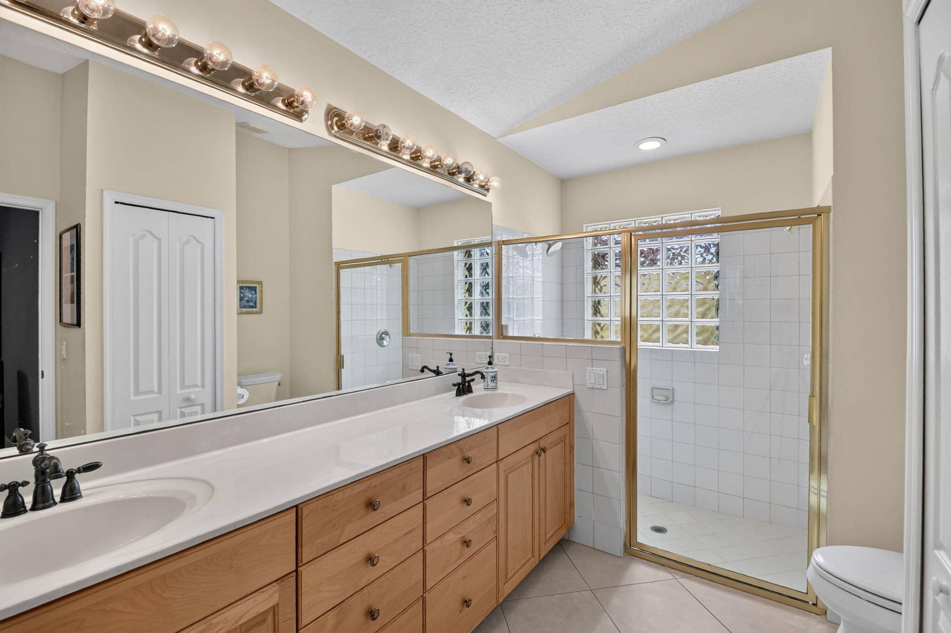 183 Island Way, Greenacres, FL 33413 Master Bathroom