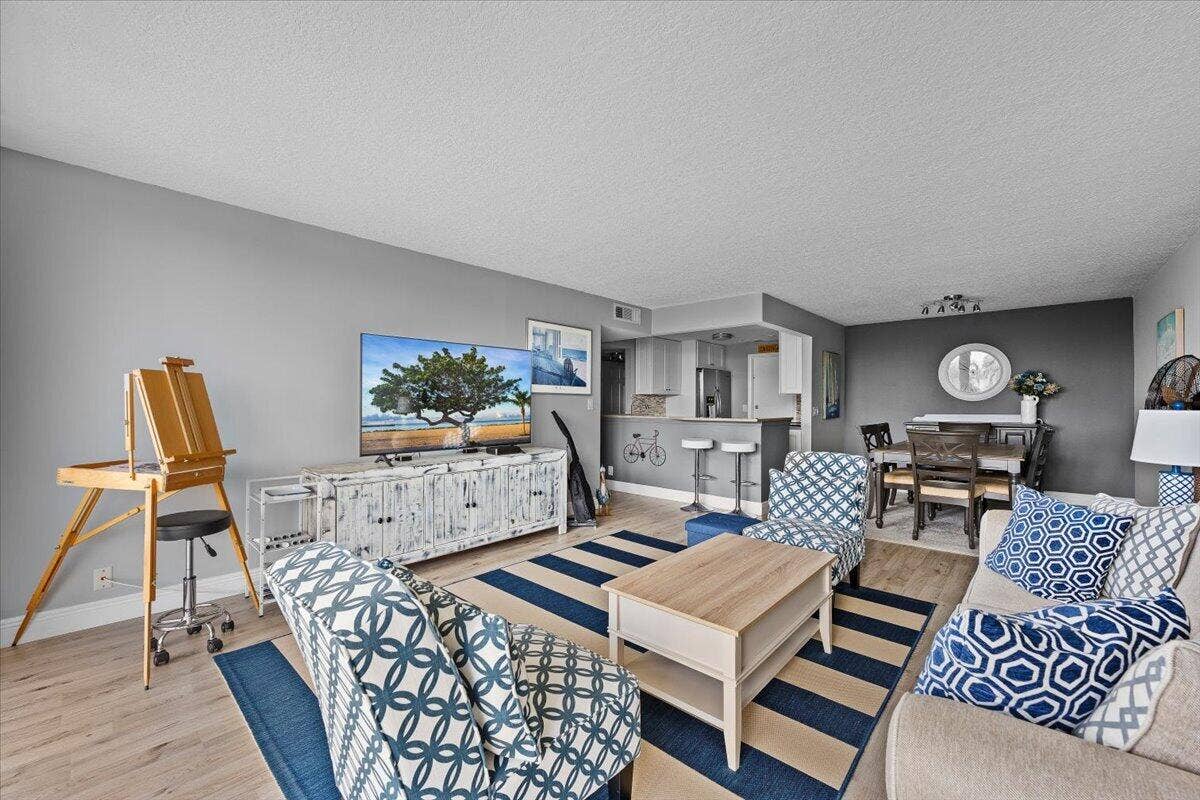 630 Ocean Drive, #407, Juno Beach, FL 33408 Living Room