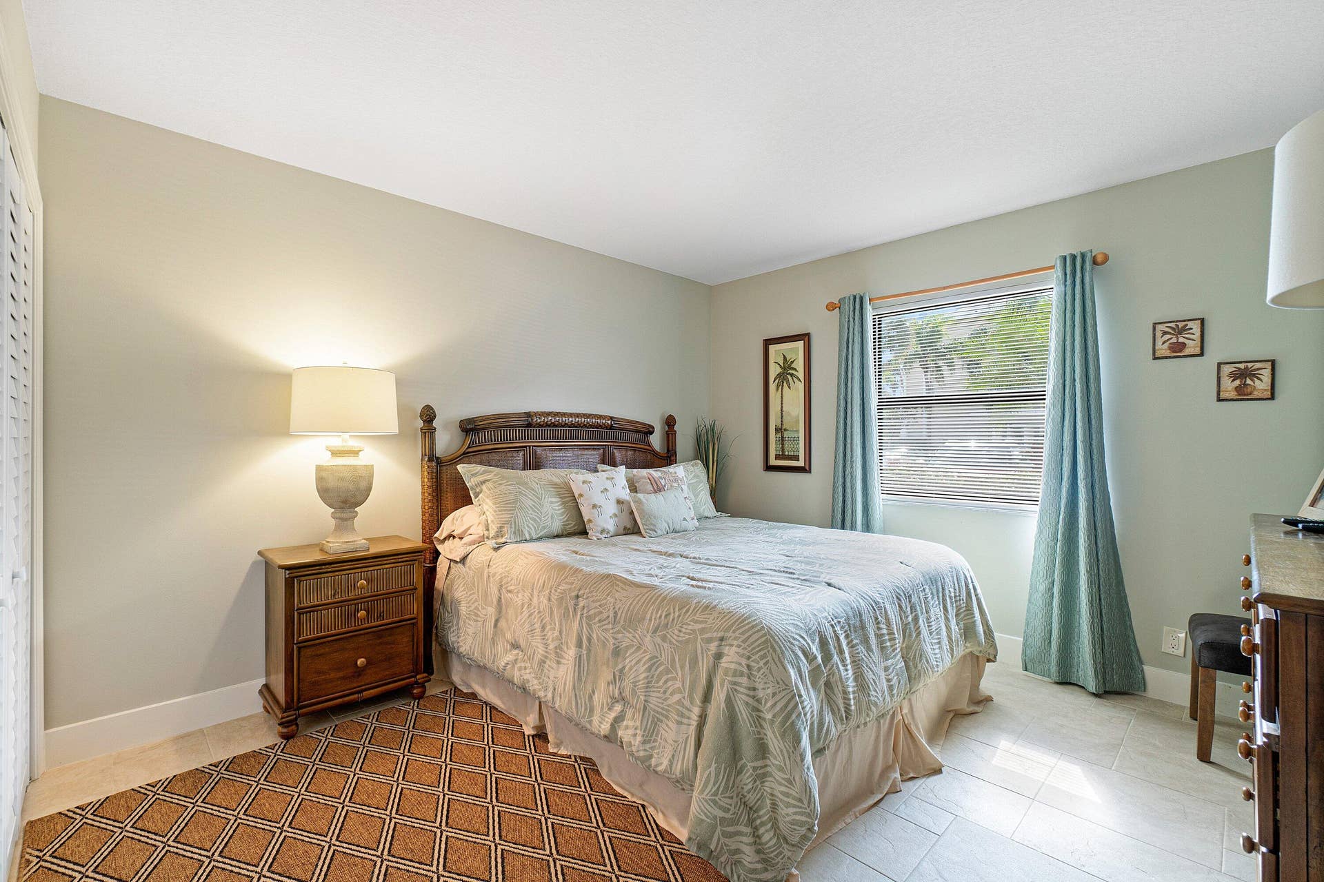 015-300NorthHighwayA1A-Jupiter-FL-33477-