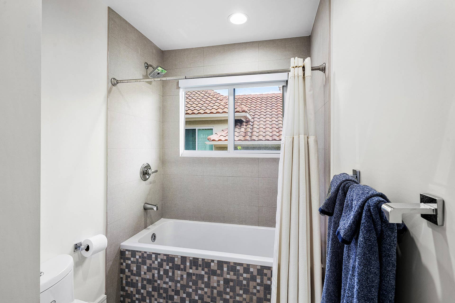 041-7080LionsHeadLane-BocaRaton-FL-33496