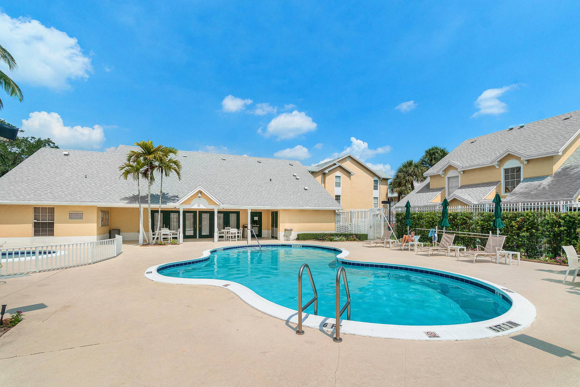 6283 La Costa Drive, #E, Boca Raton, Boca Raton, FL 33433 31-6283 La Costa Dr E-MLS