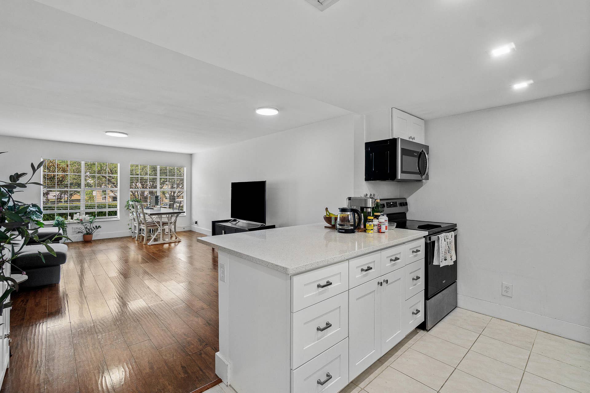 6283 La Costa Drive, #E, Boca Raton, Boca Raton, FL 33433 13-6283 La Costa Dr E-MLS