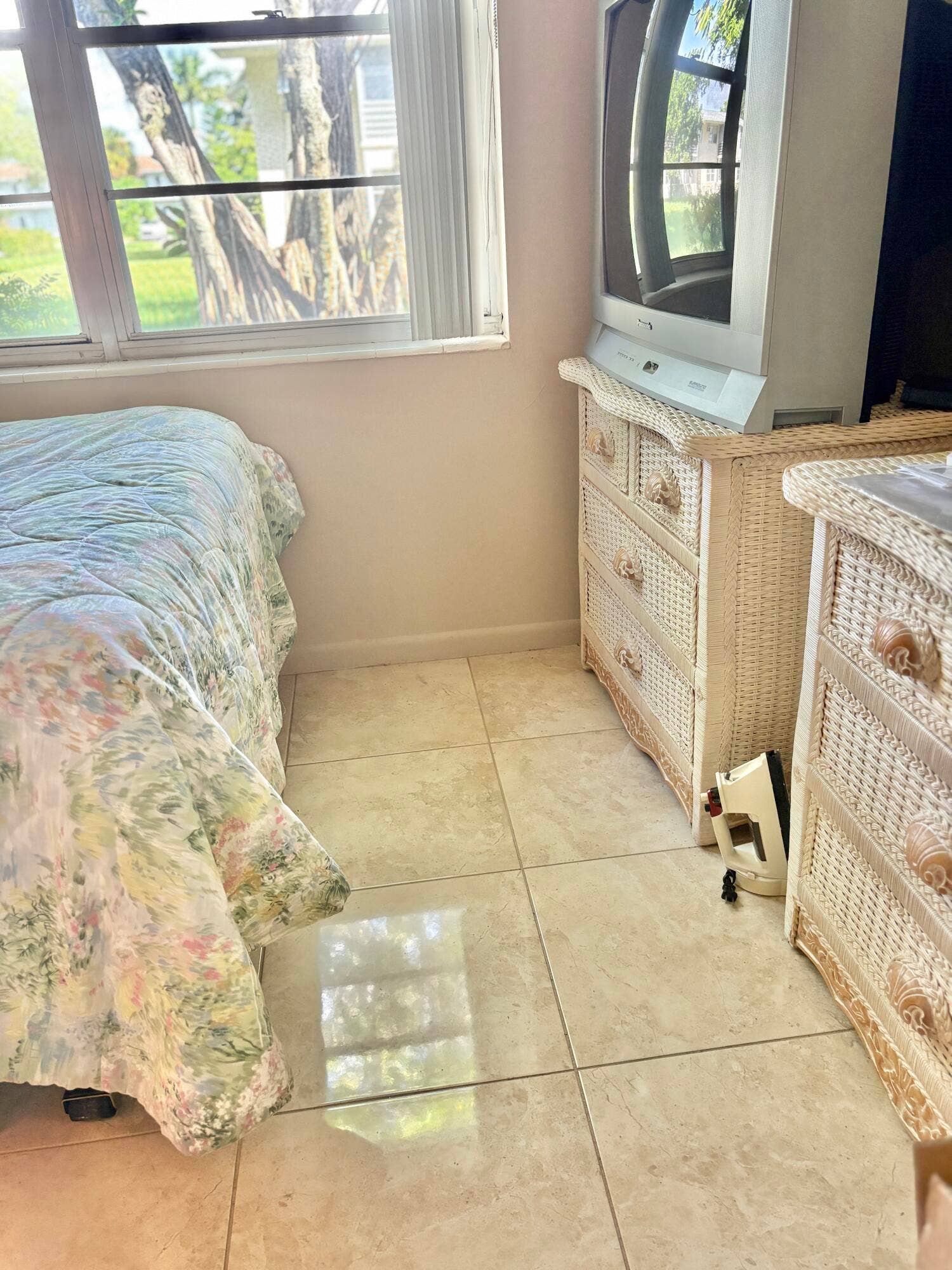 econd bedroom