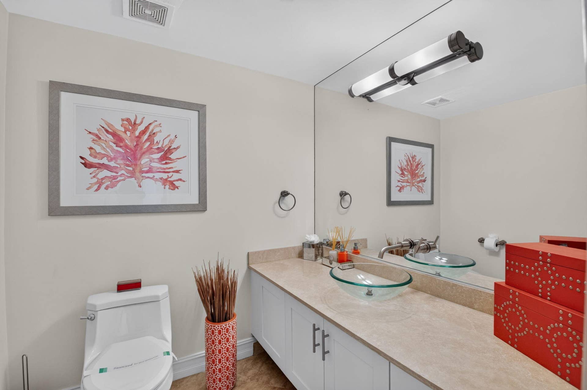 99 SE Mizner Boulevard, #Ph37, Boca Raton, FL 33432 Half-bath.