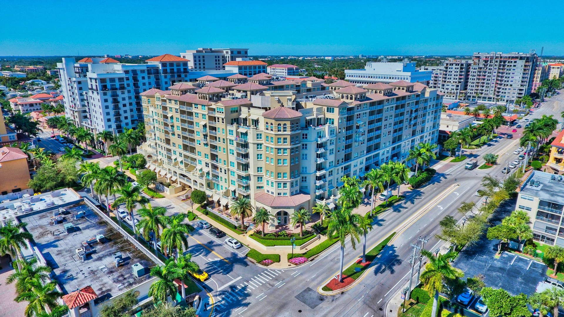 99 SE Mizner Boulevard, #Ph37, Boca Raton, FL 33432 Multi-story residential building featuring private balconies.